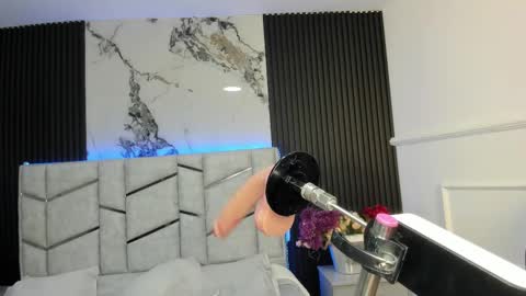 Gigi Doll online show from 01-10-26, 11:34