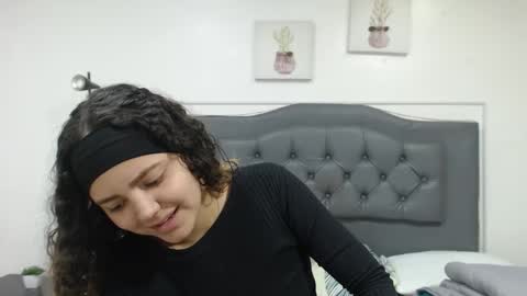 Snapshot of giia_moroe chatting on 10-20-25, 02:28 Giia  online show from 10-20-25, 02:28