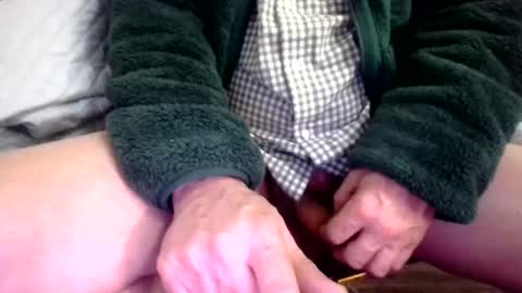 Snapshot of gilly_69 chatting on 12-23-24, 02:07 gilly_69 online show from 12-23-24, 02:07