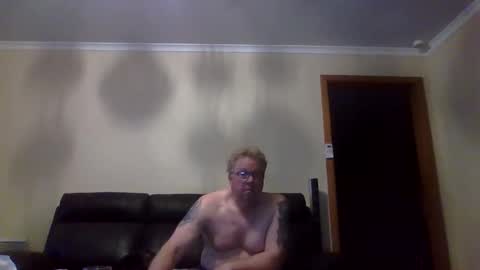 gimmmieoooo online show from 10-16-25, 09:10