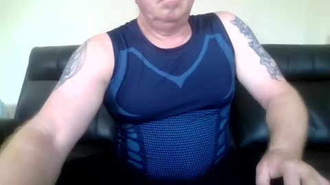 gimmmieoooo online show from 04-06-26, 05:19