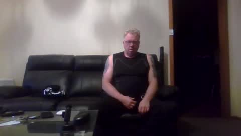 gimmmieoooo online show from 04-19-26, 08:02