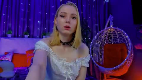 Snapshot of gina_lovelyy chatting on 02-15-26, 01:24 Gina online show from 02-15-26, 01:24