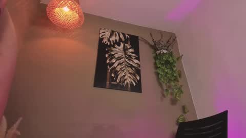 Snapshot of ginebraafxx_ chatting on 01-19-26, 04:22 Ginebra online show from 01-19-26, 04:22