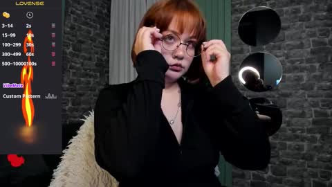 ginger_hood online show from 12-15-25, 06:06