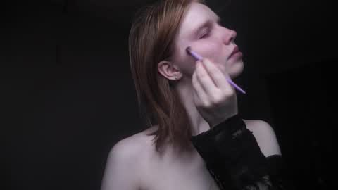        im expecting 350 thumbs up on my altar   online show from 12-04-25, 10:07