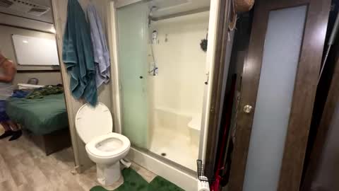 gingerbear3742 online show from 10-07-25, 05:26