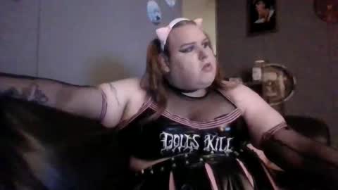 Snapshot of ginny_dominatrix chatting on 02-10-25, 12:19 ginny ray online show from 02-10-25, 12:19