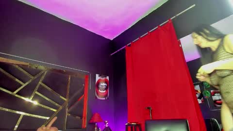 GiorginaSimons online show from 09-18-25, 01:02