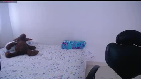 GIO RIVERA online show from 01-27-25, 05:15