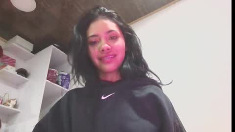 giovanna_oliveria online show from 12-16-25, 01:21