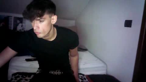 giovyyx online show from 02-15-25, 03:42