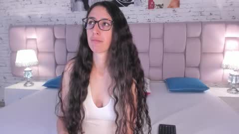 GirafMusic online show from 11-19-25, 01:11