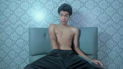 Snapshot of giraldo_giraldo chatting on 12-23-24, 12:52 Giraldo online show from 12-23-24, 12:52