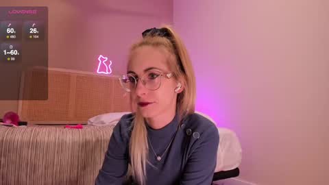 Nikki online show from 02-28-25, 04:20