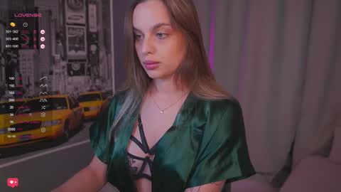 Snapshot of girl_peach_ chatting on 11-03-25, 08:32 Kate online show from 11-03-25, 08:32