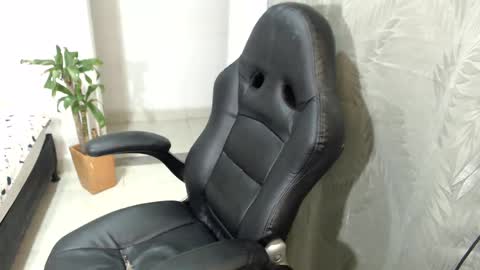 Snapshot of girlhot_tss chatting on 12-26-24, 05:47 Ariana Sophia. online show from 12-26-24, 05:47