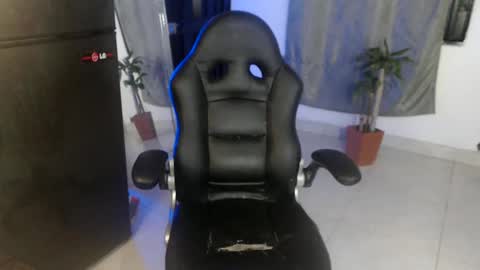 Snapshot of girlhot_tss chatting on 02-06-25, 04:21 Ariana Sophia. online show from 02-06-25, 04:21