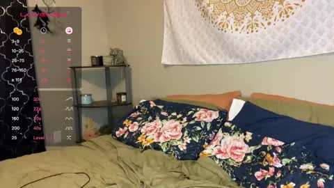 Camille online show from 01-09-25, 01:39