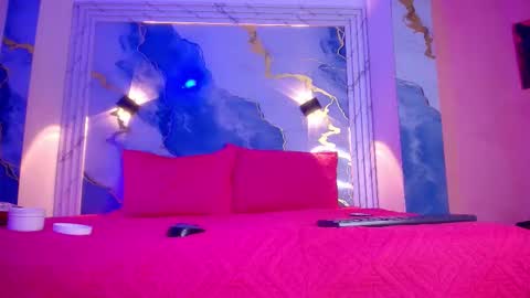 Snapshot of girls_from_medellin chatting on 11-27-25, 03:08 eleanor and celeste online show from 11-27-25, 03:08