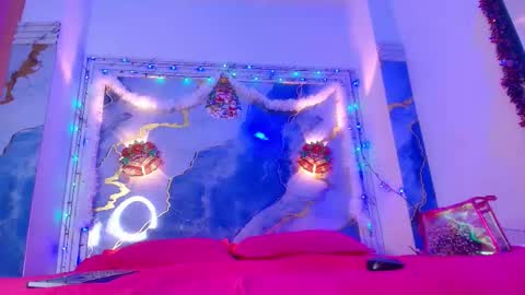 Snapshot of girls_from_medellin chatting on 12-04-25, 03:27 eleanor and celeste online show from 12-04-25, 03:27