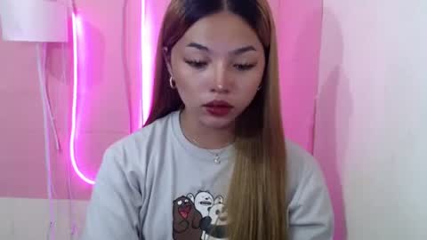 Snapshot of girlthatuneedxxx chatting on 03-02-25, 05:44 Rhaine online show from 03-02-25, 05:44