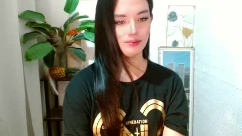 Snapshot of girlwhobelieveinmagic chatting on 12-11-24, 07:03 Callmenor online show from 12-11-24, 07:03