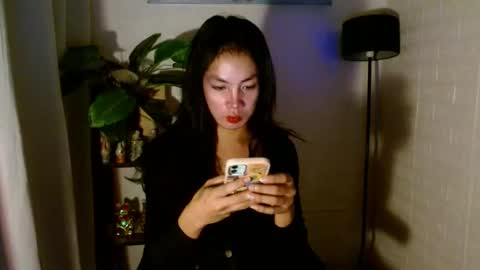 Snapshot of girlwhobelieveinmagic chatting on 02-10-25, 08:31 Callmenor online show from 02-10-25, 08:31