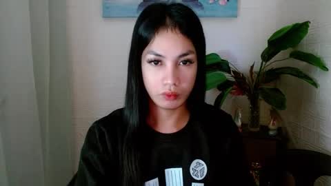 Snapshot of girlwhobelieveinmagic chatting on 03-07-25, 06:33 Callmenor online show from 03-07-25, 06:33