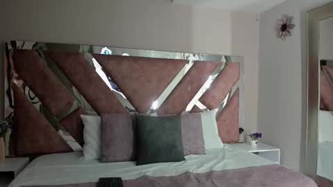     online show from 10-29-25, 10:39