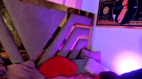 . Gisel Reyes . online show from 12-14-24, 06:41