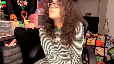 glaceon9 online show from 10-12-25, 07:57