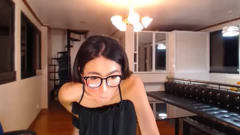 Snapshot of gleiahong chatting on 10-21-25, 04:51 gleiahong online show from 10-21-25, 04:51