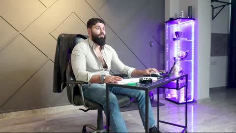 Snapshot of glennmasters chatting on 12-15-24, 07:13 Matthew .. for short call me Matt online show from 12-15-24, 07:13