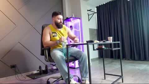 Snapshot of glennmasters chatting on 12-19-24, 10:02 Matthew .. for short call me Matt online show from 12-19-24, 10:02