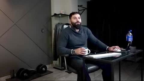 Snapshot of glennmasters chatting on 12-27-24, 08:39 Matthew .. for short call me Matt online show from 12-27-24, 08:39