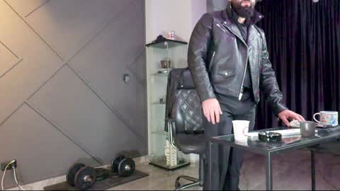 Snapshot of glennmasters chatting on 12-29-24, 09:30 Matthew .. for short call me Matt online show from 12-29-24, 09:30