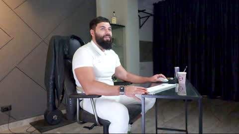 Snapshot of glennmasters chatting on 01-04-25, 05:37 Matthew .. for short call me Matt online show from 01-04-25, 05:37