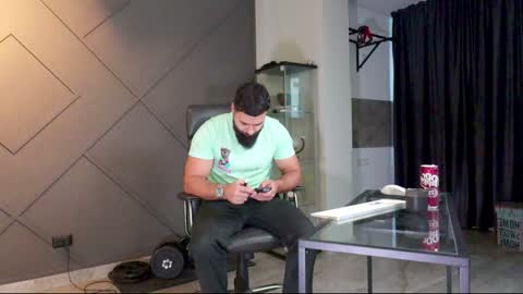 Snapshot of glennmasters chatting on 01-16-25, 06:03 Matthew .. for short call me Matt online show from 01-16-25, 06:03