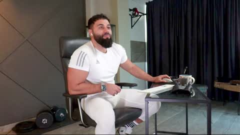 Snapshot of glennmasters chatting on 01-18-25, 07:38 Matthew .. for short call me Matt online show from 01-18-25, 07:38