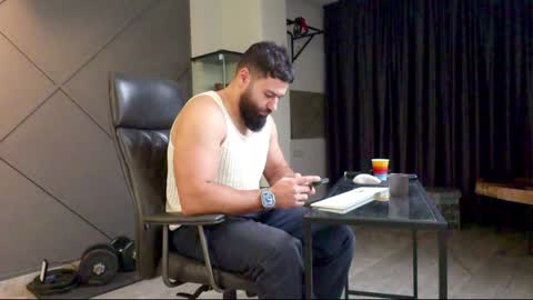 Snapshot of glennmasters chatting on 01-19-25, 04:12 Matthew .. for short call me Matt online show from 01-19-25, 04:12