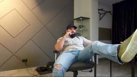 Snapshot of glennmasters chatting on 01-27-25, 02:20 Matthew .. for short call me Matt online show from 01-27-25, 02:20