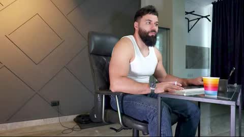 Snapshot of glennmasters chatting on 02-11-25, 06:30 Matthew .. for short call me Matt online show from 02-11-25, 06:30