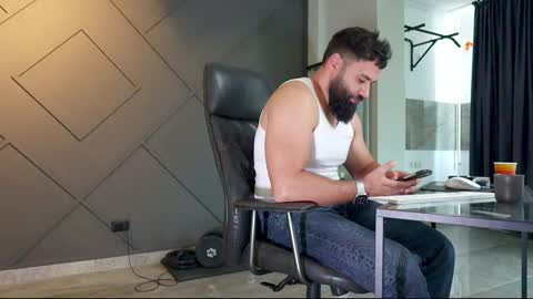 Snapshot of glennmasters chatting on 02-11-25, 09:31 Matthew .. for short call me Matt online show from 02-11-25, 09:31