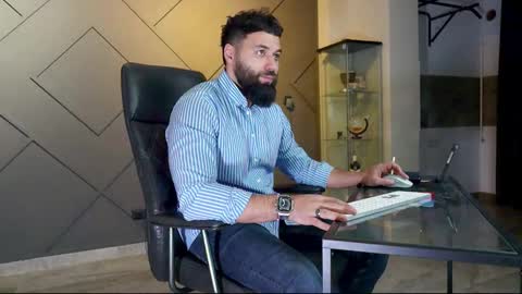 Snapshot of glennmasters chatting on 02-22-25, 08:31 Matthew .. for short call me Matt online show from 02-22-25, 08:31