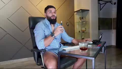 Snapshot of glennmasters chatting on 02-23-25, 02:40 Matthew .. for short call me Matt online show from 02-23-25, 02:40