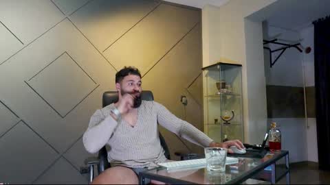 Snapshot of glennmasters chatting on 02-24-25, 01:35 Matthew .. for short call me Matt online show from 02-24-25, 01:35