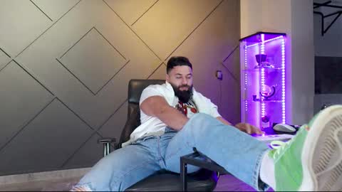 Snapshot of glennmasters chatting on 03-01-25, 05:31 Matthew .. for short call me Matt online show from 03-01-25, 05:31