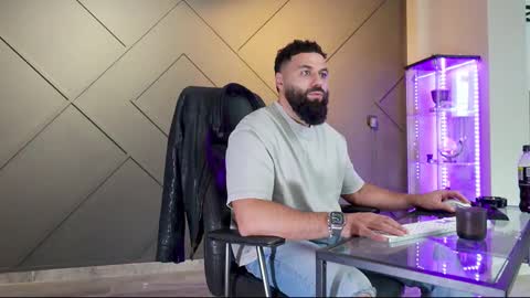 Snapshot of glennmasters chatting on 03-02-25, 10:45 Matthew .. for short call me Matt online show from 03-02-25, 10:45