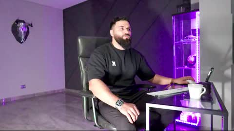 Snapshot of glennmasters chatting on 03-07-25, 06:54 Matthew .. for short call me Matt online show from 03-07-25, 06:54